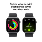Apple - Watch Series 11 - 42 mm - GPS - Boîtier en aluminium Gris Cosmique avec Bracelet sport Noir, P / M-Avec des données avancées pour tous vos entraînements, ainsi que des fonctionnalités comme Rythme, les zones de fréquence cardiaque, la charge d’entraînement et Workout Buddy propulsé par Apple Intelligence à partir de votre iPhone à proximité, et plus encore. Et Apple Watch Series 11 inclut trois mois d’abonnement Apple Fitness+