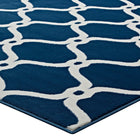 Modway - Beltara Treillis transitionnel en maillon de chaîne Tapis de 5 pi l x 8 pi L - Bleu marocain et ivoire-Résistant aux taches / Facile à nettoyer