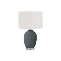 Monarch Specialties - Luminaire - 24 po H Lampe De Table - Céramique Bleue - Abat-Jour Ivoire / Crème - Contemporain-Illuminez votre espace avec cette lampe de table élégante et polyvalente de 24 pouces de haut, comportant une base texturée en céramique bleue, pied en métal argenté, abat-jour en tissu ivoire en forme de tambour et fleuron rond argenté