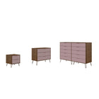 Manhattan Comfort - Ensemble de commodes de chambre à coucher Rockefeller style milieu du siècle - nature et rose pâle - ensemble de 3-Commode haute double large de style milieu du siècle moderne, commode standard et table de chevet pour chambre à coucher ensemble de 3