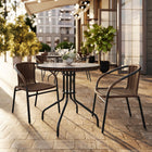 Table ronde en verre/métal 28 po, bordure en rotin brun foncé et 2 chaises empilables en rotin brun foncé (TLH-087RD-037BN2-GG)-L'ensemble comprend une table et 2 chaises