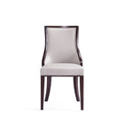 Manhattan Comfort - Lot de 4 chaises de salle à manger traditionnelles Grand 18,5 po en similicuir gris clair-Capacité de poids : 136 kg Hauteur d’assise : 47 cm