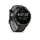 Garmin - Forerunner 965, lunette en titane DLC gris carbone avec boîtier noir et bracelet en silicone noir/gris poudre-ecran tactile AMOLED brillant avec commandes à boutons traditionnelles et lunette en titane leger