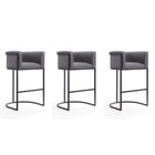 Manhattan Comfort - Cosmopolitan tabouret de bar moderne du milieu du siècle de 23,7 po en similicuir gris et noir, lot de 3-Tabouret de bar moderne du milieu du siècle avec banquette arrière parfait pour un bar et une cuisine. Ensemble de 3