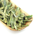 Tao Tea Leaf - Thé vert Puits du dragon biologique, 50 g de thé en vrac-Le Puits du Dragon est un thé vert frit à la main dans de grands woks une petite quantité à la fois
