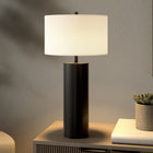 Hudson&Canal - Lampe de table York 75 cm de haut avec abat-jour en tissu - Bronze noirci/blanc-Conçu pour une ampoule à incandescence de 60 W - ampoule LED de 9 W, ampoule fluorescente (CFL) de 13 W ou ampoule LED à ballast automatique de 9 W, ampoule à culot E26, ampoule non incluse