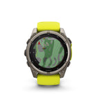 Garmin - fēnix 8 – 51 mm, saphir solaire, titane avec bracelet en silicone jaune/graphite Amp-Naviguez en extérieur avec une précision de positionnement supérieure, grâce au GPS multibande doté de la technologie SatIQ™ et aux capteurs intégrés pour boussole à 3 axes, gyroscope et altimètre barométrique