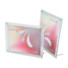 Staples Support en acrylique pour affiche, bord biseauté, 8 1/2 po x 11 po-Support durable et léger - option sophistiquée pour disposer vos documents