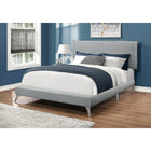 Monarch Specialties - 5950Q Lit Queen - Pattes En Argent Tissus Gris-Les pieds galbés en métal chromé offrent un soutien solide avec une touche de modernité subtile
