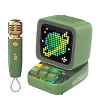 Divoom - Ditoo Rétro Pixel Art Game - Haut-parleur Bluetooth avec écran frontal à application DEL 16X16 - Vert-Gadget amusant pour tuer l’ennui à la maison : Facile à créer au bout des doigts ou vous pouvez accéder à plus de 1 000 concepteurs dans notre communauté d’art de pixels gratuits à partir de notre application Divoom. Vous pouvez bavarder, commenter et vous faire des amis avec d’autres artistes.