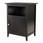 Winsome – Table de bout/chevet, noir-Cette table de chevet en bois de style shaker s’adapte à tout décor. En bois massif, cette table de chevet noire ajoute une touche chaleureuse à n’importe quelle pièce. Assemblage nécessaire.