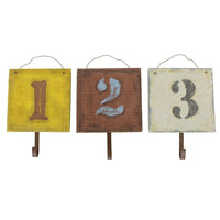 Cathay Importers – Crochets muraux en bois rustique 123, paq./3-Crochet mural. Couleur : jaune, rouge, blanc.