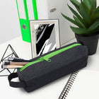 Fashion Stationery - Trousse - 8,27 po x 2,76 po x 2,56 po - Noir/Vert-Polyester
