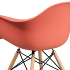 Flash Furniture - Chaise en plastique pêche de la série Alonza avec pieds de bois-Pattes en bois avec renforts en métal