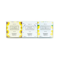 General Supply Goods + Co - Trio de thés Bien-Être-Ce trio de thés est conçu pour vous donner un coup de pouce à trois moments clés de la journée. Le délicieux thé vert Désintoxifiant le matin, le thé noir Énergétique en début d’après-midi et la Fée du sommeil le soir avant le coucher.