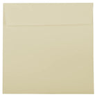 JAM Paper Enveloppes carrées Strathmore pour livrets, fini vélin avec ferm. gommée, 8 1/2 x 8 1/2 po, ivoire, paquet de 1000-Ivoire