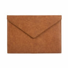 General Supply Goods + Co - Housse pour ordinateur portatif en cuir végétalien - cognac avec doublure havane-Cuir végétalien cognac avec doublure au fini brossé havane