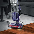 Aspirateur vertical Hoover PowerDrive pour poils d’animaux de compagnie-Rouleau à brosse Advanced Action  - conçu pour déloger en profondeur la saleté incrustée et réduire l’enroulement des poils.
