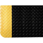 Wearwell – Tapis Diamond-Plate SpongeCote nº 415, 3 pi x 75 pi, noir/jaune-La base en éponge Nitricell® résistante offre un confort et améliore la productivité 