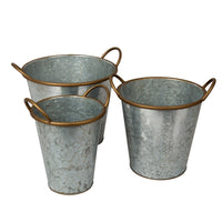 CTG Brands – Seaux de la collection Modern Farmhouse, paq./3, 10 po x 9,5 po, argent industriel -Dimensions (po) : Grand : 9,5 prof. x 10 haut. / Moyen : 8 prof. x 9 haut. / Petit : 6,5 prof. x 8,5 haut.