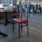 Flash Furniture – Chaise de restaurant en acier à dossier ajouré, noir, siège en vinyle bourgogne (XUDG6Q3BWINBURV)-Assemblage soudé