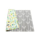 Baby Care – Tapis de jeu, motif pétales de mer, gris, moyen -Motif éducatif stimulant d'un côté et motif de pétales contemporain de couleur grise sur l'envers. Convient aux enfants et aux adultes